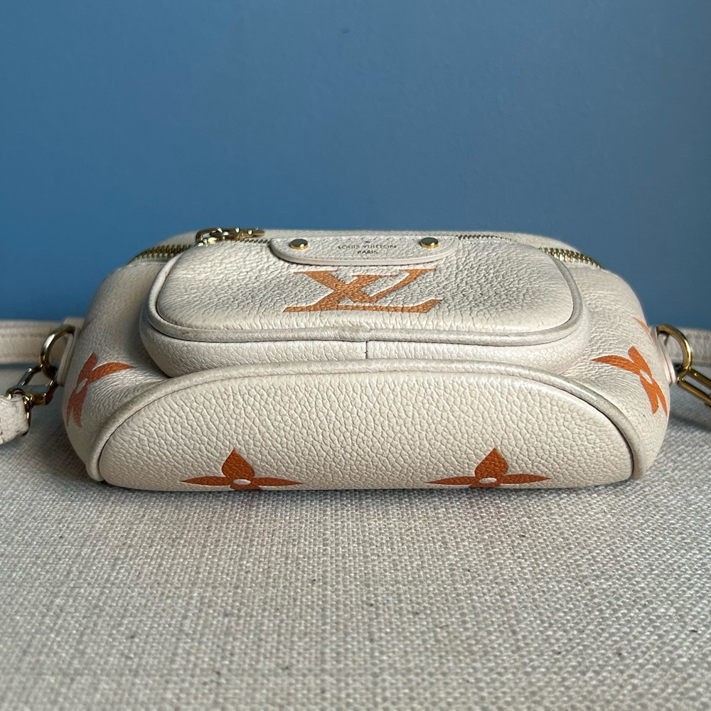 Louis Vuitton By The Pool Mini Bum Bag - Picture 6 of 14